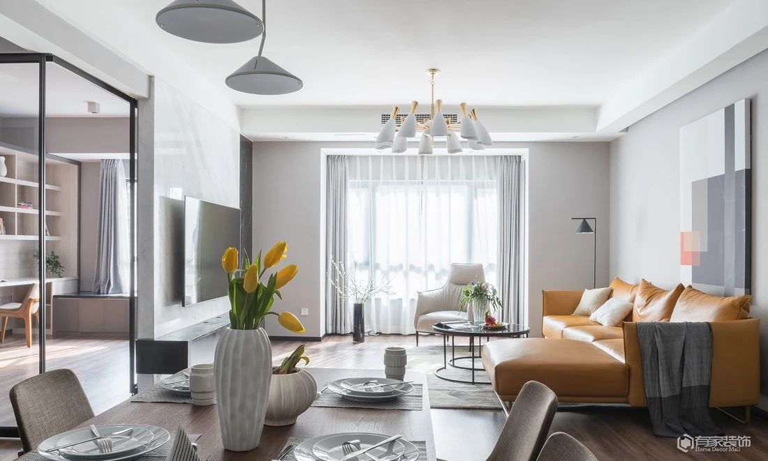 你還在糾結(jié)要不要做復(fù)雜的電視背景墻裝修？ 