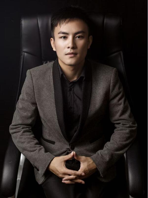 中聯(lián)錦江御景 95㎡現(xiàn)代原木